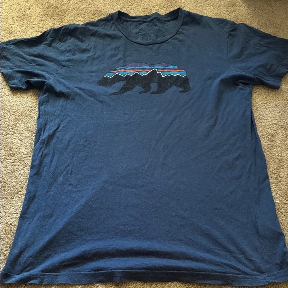 Patagonia Slim Fit Navy Bear Short Sleeve size M